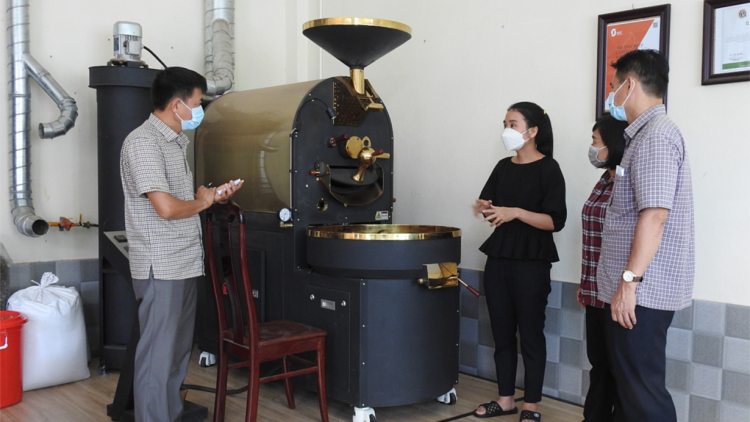 Hợp tác xã tàm Kon Tum: Tam klăc, bơceh lơh sơrlèt mờ bơta tung lơtang bơh kòp Covid-19