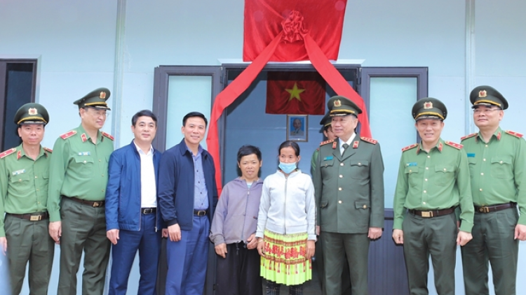 Bộ Kuang àng dong kờl 600 nơm hìu ai hìu bơnhă rƀah in tàm Thanh Hóa