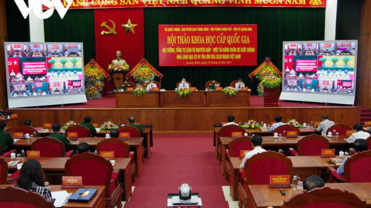 Pơrjum cri bơyai khoa học cấp Dà lơgar bè Đại tướng Võ Nguyên Giáp