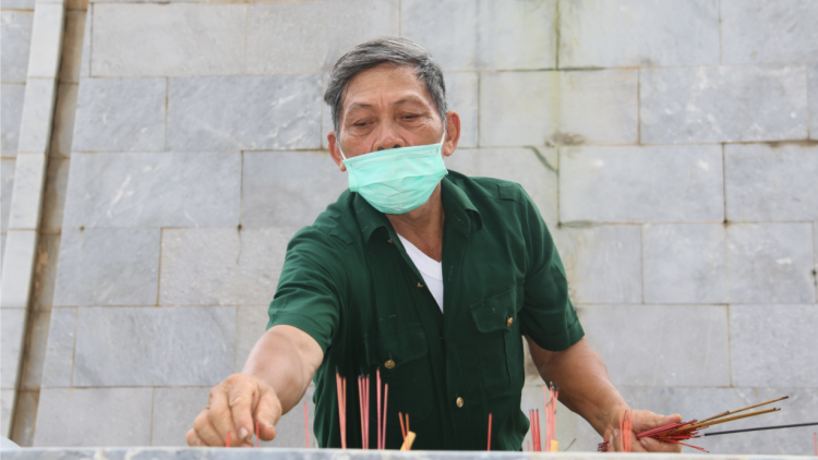 Cau ling yau kra gàr rơngar bic cau ling tàm mpồl bal in