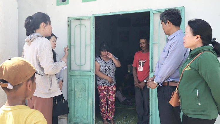Kon Tum: sùm geh bơta pơhìn chơ̆t bŭ dà tàm kơnòm dềt