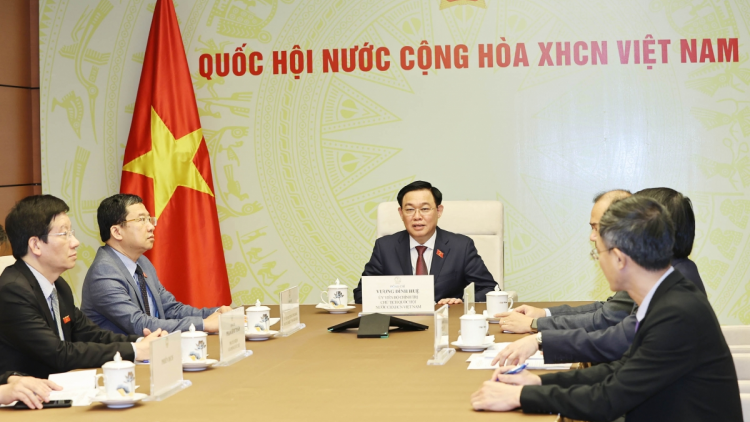 Chủ tịch Quốc hội ồng Vương Đình Huệ cribơyai tàm điện thoại mờ Chủ tịch Quốc hội Lào