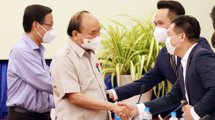 Chủ tịch lơgar ồng Nguyễn Xuân Phúc nting bơto 5 bơta pal geh bơh cau lơh sa kă bro Việt Nam