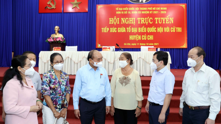 Chủ tịch lơgar ồng Nguyễn Xuân Phúc tìp mờ cau tĕ khà ƀòn dờng Hồ Chí Minh