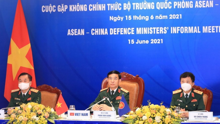 Dơ̆ tìp măt ờ ngan ngồn đah Bộ trưởng Bộ Quốc phòng ală lơgar ASEAN mờ Lo