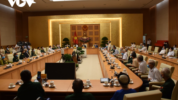 Ồng Phạm Minh Chính- Thủ tướng Chính phủ tìp măt cau ala măt cau geh màng mờ kăc màng, cau pròc mhàm cau ling chơ̆t màng