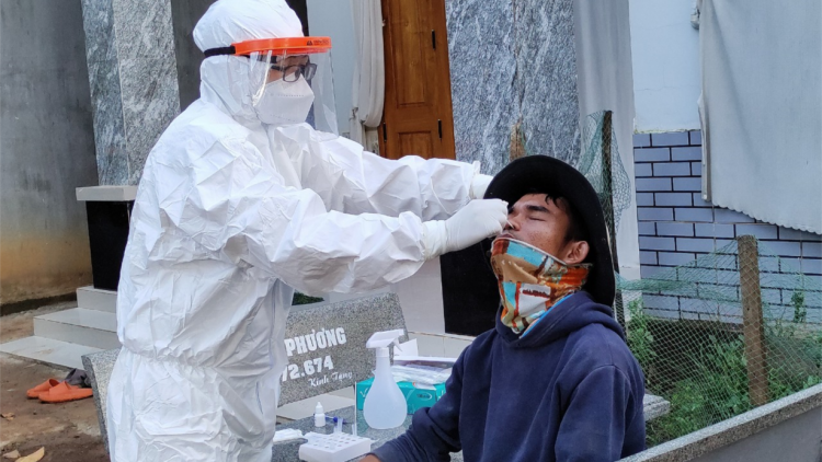 Dăk Lăk gŏ tai 13 nă cau bơtờp mờ virus Sars CoV-2