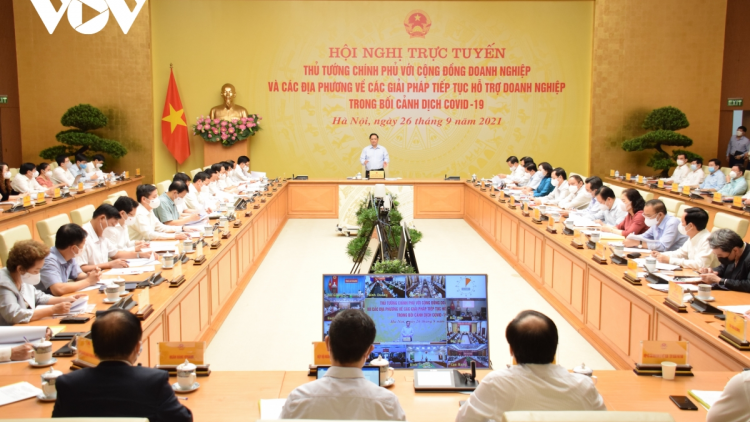 Thủ tướng Chính phủ ồng Phạm Minh Chính đơng lam pơrjum bè tă bơsong bơta kal ke ai mpồl lơh sa kă bro gơrềng bơh kòp Covid-19 in