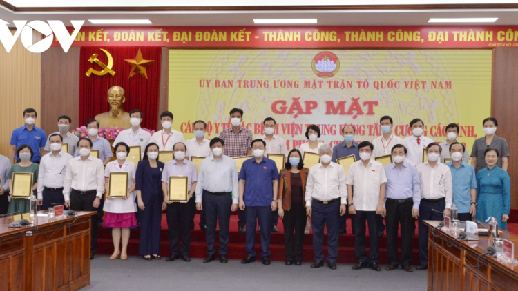 Chủ tịch Quốc hội tìp mat Kuang bàng lơh sơnơm tus dong kờl ai ală càr tiah đah Jum dà lơgar in sơndră kòp Covid-19
