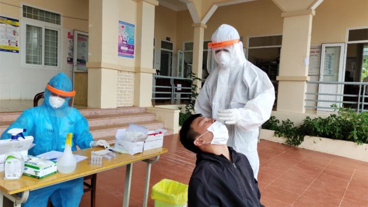 Dăk Lăk: Lam lơh xét nghiệm rcang lài sơndră kòp Covid-19 tàm ù tiah thị xã Buôn Hồ