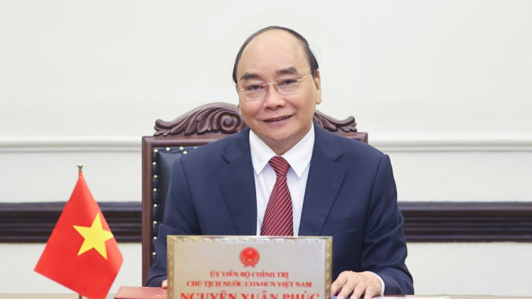 Chủ tịch lơgar ồng Nguyễn Xuân Phúc cribơyai tàm điện thoại mờ Kuang atbồ lơgar Nga ồng Vladimir Putin