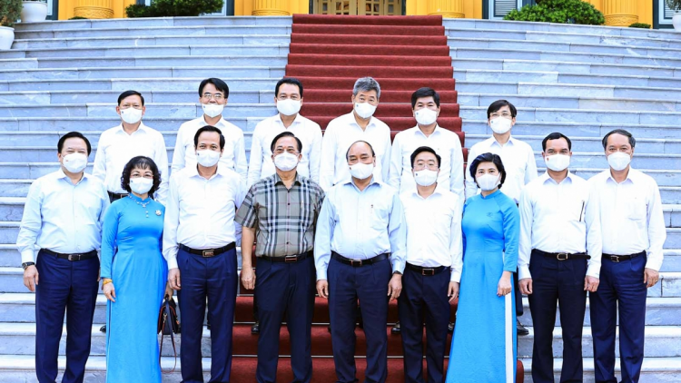 Chủ tịch lơgar jờng rơ công nhân gah tàñ mai, lơh gơlik phan jài mờ sơndră kòp jài