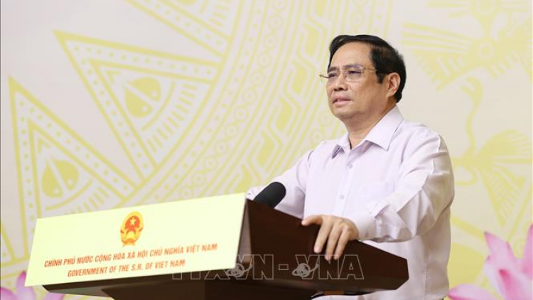 Thủ tướng Chính phủ ồng Phạm Minh Chính đơng lam dơ̆ lam lơh Broă lơh “gùng jun internet mờ măy tính ai oh in”