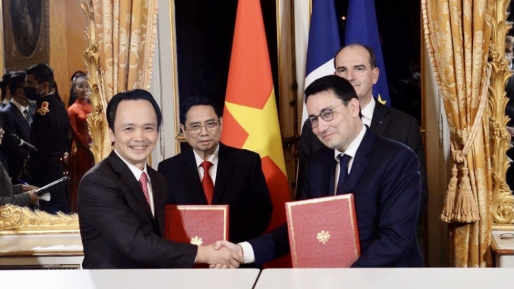 Thủ tướng 2 lơgar Việt Nam mờ Tây tus bal dơ̆ kĭ jơnau ring bal 2 tơmàn Euro đah Bamboo Airways mờ Safran