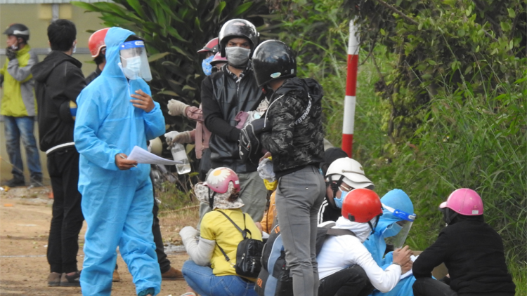 Kon Tum: Sền gŏ 4 nă cau F0 mờ 12 nă cau bơtờp wơl mờ virus Sars CoV-2 rê bơh càr Bình Dương