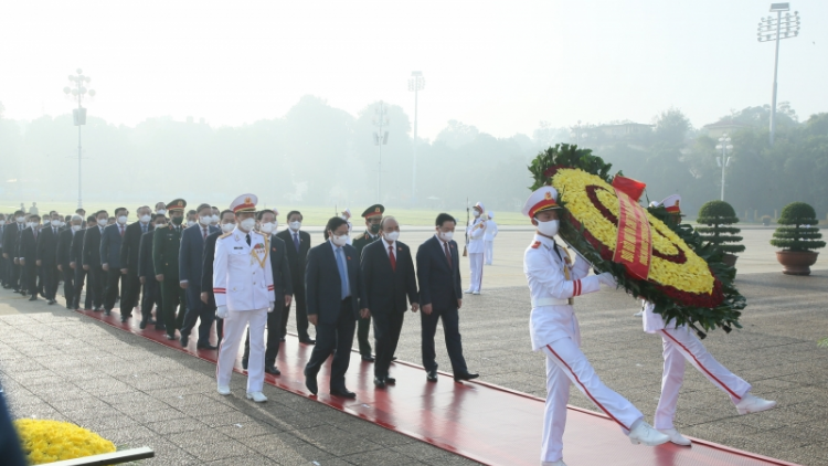 Kuang đơng lam bồ Đảng, Dà lơgar mờ Kuang bàng Quốc hội mŭt tàm gơlang ƀồc, còp ies ƀồc Chủ tịch Hồ Chí Minh