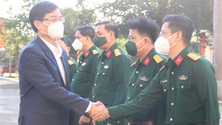 Ƀí thư Tỉñ ủy Dăk Lăk còp, pà phan satềp ờ uă anih lơh broă