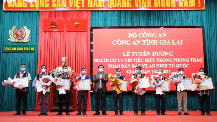 Kwang àng càr Gia Lai jờng rơ 35 nă cau geh bơngă pin dờn pơnrơ