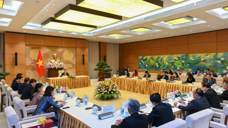 Củ tịc Quôk hội wă Củ ñiệm Ủy ƀan cribơyai broă mờ lơgar ndai Quôk hội Lào, Campuchia