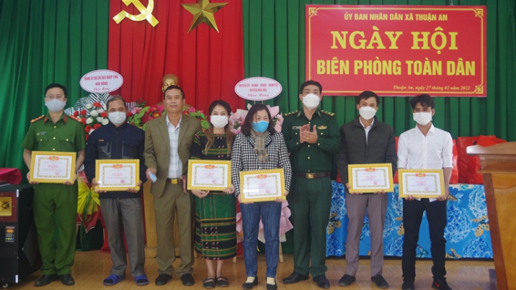 Ram mhŭ nùs nhơm tiah nhàr dà lơgar