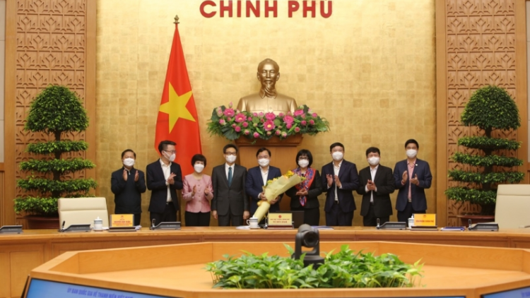 Phó Thủ tướng ồng Vũ Đức Đam tus bal Pơrjum gùt mpồl Ủy ƀan dà lơgar bè Ơruh pơnu Việt Nam dơ̆ 1