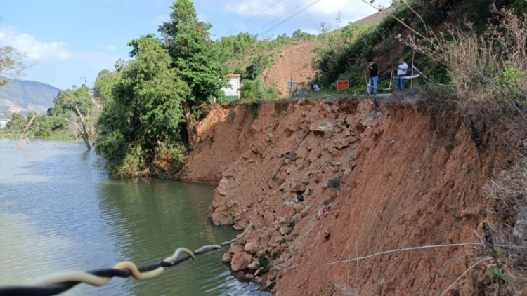 Jơnau pơhìn gơlik geh tơrlah, koh gơl uă gơl gùng lòt tàm tiah kơh bơnơm càr Kon Tum