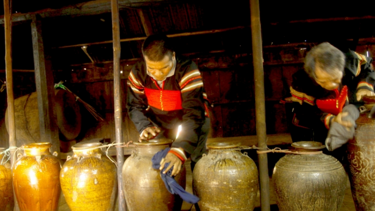 Tơrbŏ bal ƀòn lơgar bơh broă lơh yàng dờp lơh oh mi bơh cau Rơđê dê