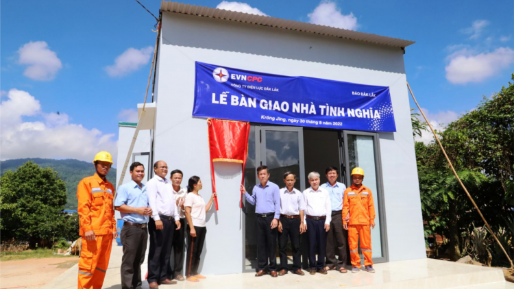 Dăk Lăk jàu pà 2 nơm hìu nùs nhơm ai ală hìu bơnhă rƀah in