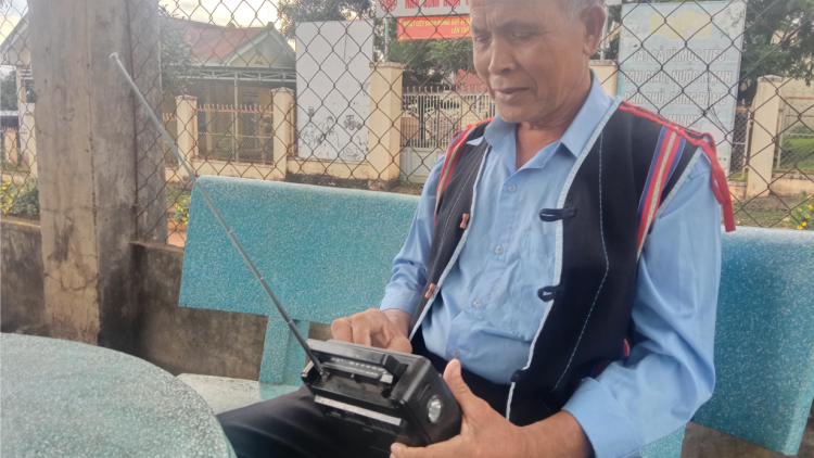 Ală cau kra ƀòn Tây Nguyên lơh krơh lài bơsram sră pơyua Bác Hồ dê