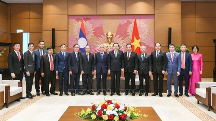 Sơlơ tơnguh, lơh kơ̆ kơljap git gơp tam klac lơh bơyô ờs mờng Việt Nam- Lào