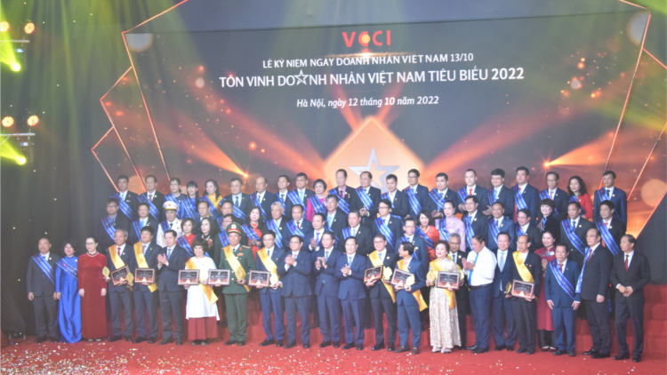 Thủ tướng Cíñ phủ ồng Phạm Minh Chính tus bal dơ̆ bơyai lơh tơngkah kir sơnrai ngai cau lơh sa kă bro Việt Nam