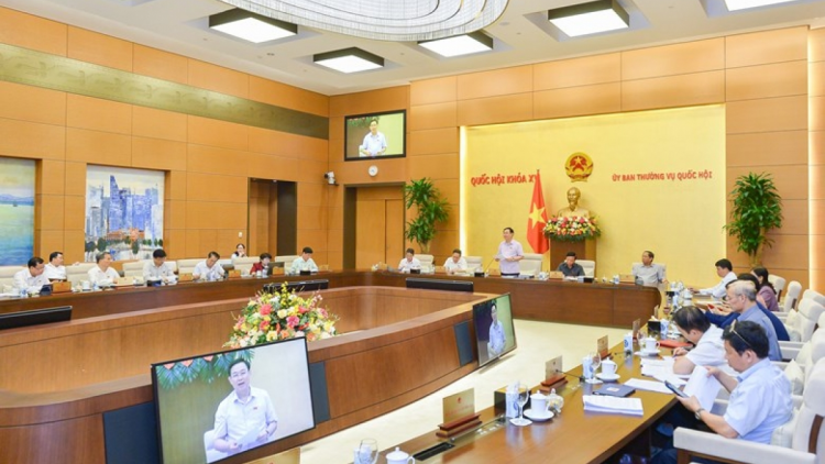 Ủy ƀan Thường vụ Quôk hội mut pơrjum tơngume adat boh lam nhai 9