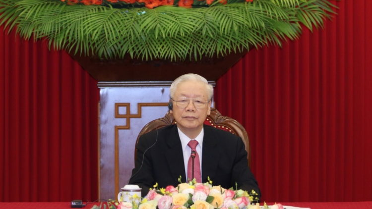 Tổng Ƀí thư ồng Nguyễn Phú Trọng cribơyai tàm điện thoại mờ Thủ tướng Ấn Độ