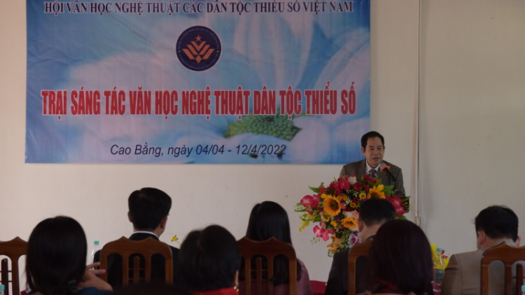 Sơnđờm mŭt lơh Sàl bơceh cih Văn họk Đơs crih tam ya ală jơi bơtiàn kòn cau Việt Nam nam 2022