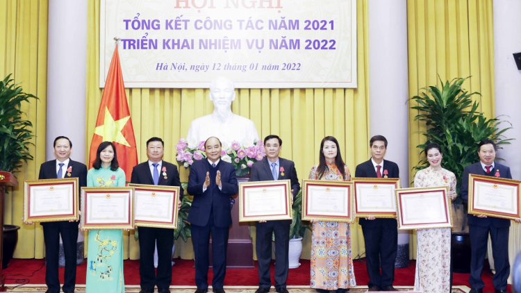 Cơldŭ lơh broă Củ tịc lơgar pal tơnguh rlau tai cồng nha broă lơh ai tơlik jơnau đơs, jơnau bơceh pa