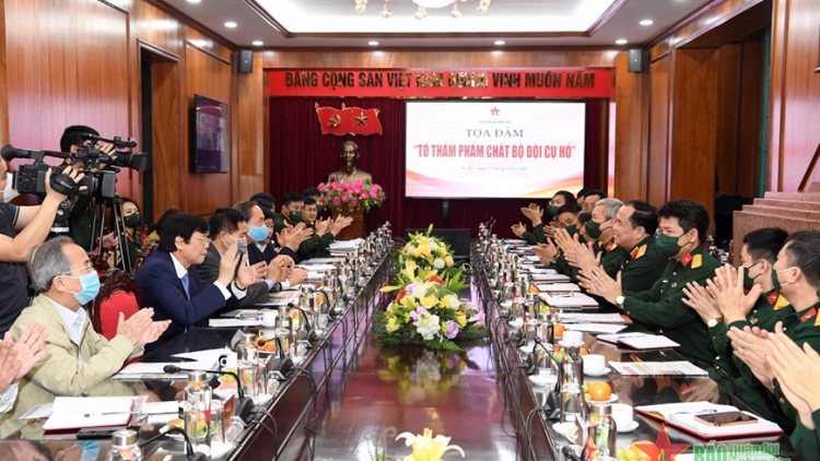 Pơrjum cri bơyai Lơh niam rơlao nùs nhơm cau ling wa Hồ