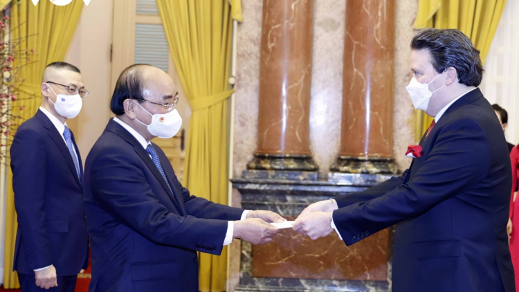 Củ tịc lơgar wă rò Đại sứ Mỹ mờ Đại sứ Mehico jun sră Dà lơgar pơyua