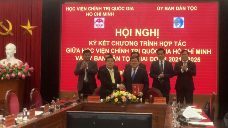 Hìu bơsram Họk viện Cíñ trị Dà lơgar Hồ Chí Minh mờ Ủy ƀan Zân tộk kĭ hơ lơh broă bal