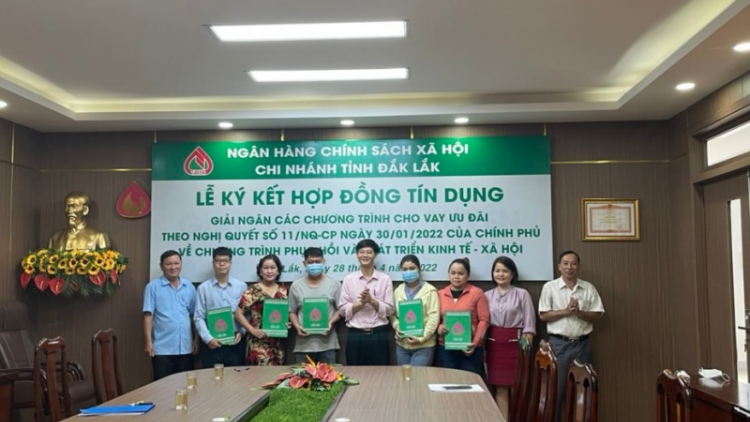 Càr Dăk Lăk chồl pràn ai càn ală broă càn priă jăt Nghị quyết sồ 11 bơh Cíñ phủ dê