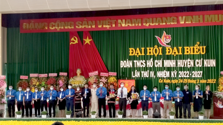 Dăk Lăk bơyai lơh Pơrjum lơh tơrlòng lài Đoàn Ơruh pơnu Kộng sản Hồ Chí Minh kơnhoàl Cư̆ Kuiñ