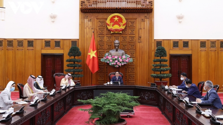 Thủ tướng Cíñ phủ ồng Phạm Minh Chính wă rò Ƀộ trưởng Ƀộ Ngoại giao lơgar Saudi Arabia