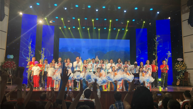 Dơ̆ đơs crih tamya chờ gờm 77 nam crơng gơs Anih pờ tơlik jơnau đơs Việt Nam