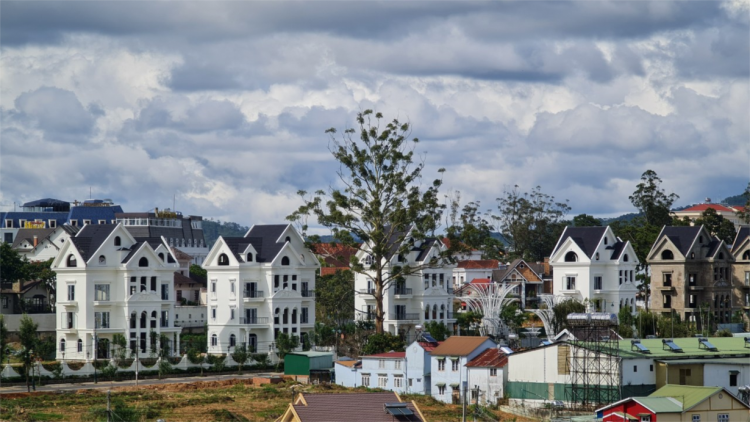 7 nam lơh jăt kơrnoăt krơi is tơnguh bơtàu Dà Làc: Cồng nha ờ hềt di bè jơnau kơ̆p kờñ