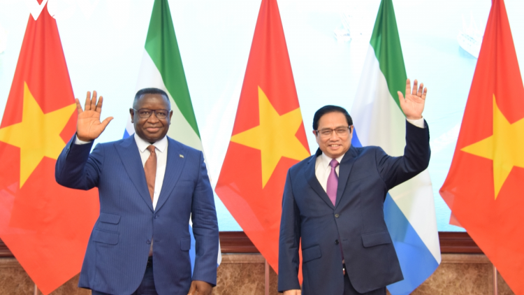 Thủ tướng Cíñ phủ ồng Phạm Minh Chính tìp măt cribơyai broă mờ Kwang ătbồ lơgar Sierra Leone
