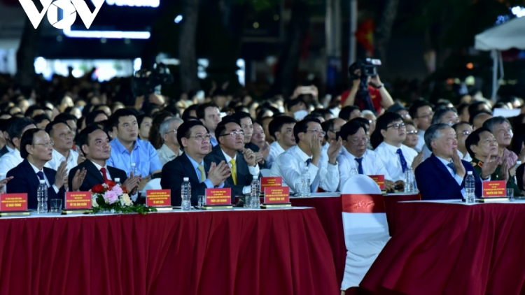 Củ tịc Quốk hội ồng Vương Đình Huệ tus bal dơ̆ lơh chờ bơkào Phượng pơrhê- Hải Phòng