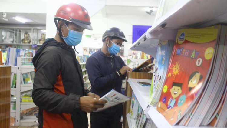 Dăk Lăk ờ geh jơnau rwah sră giáo khoa jăt bè jơnau “Khàr pa ơlak yau”