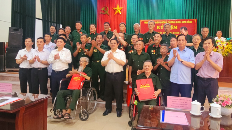 Thủ tướng Cíñ phủ ồng Phạm Minh Chính còp Anih tờm sền gàr kham sơm kòp cau ling sồt să Kim Bảng, càr Hà Nam