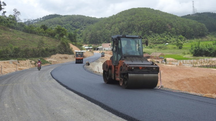 Rơndap broă lơh, lơh niam wơl ală gơl gùng ờ niam tàm gùng dờng 24 lòt gan càr Kon Tum neh lơh sir