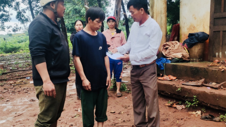 Gia Lai: ơm dòp mìu tàm rơnŭ tàm mìr, 2 nă cau gơtìp kơnàs còng chơ̆t