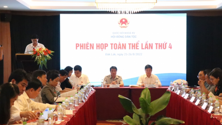 Mpồl duh broă jơi bơtiàn kòn cau Quôk hội khoá 15 pơrjum bal dơ̆ 4